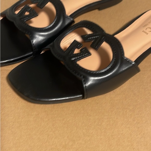 Sandals - Picture 5 of 6